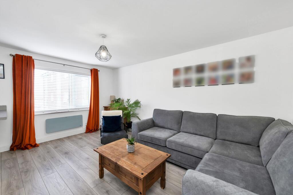 Apartment in North Hertfordshire, Royston - View 5
