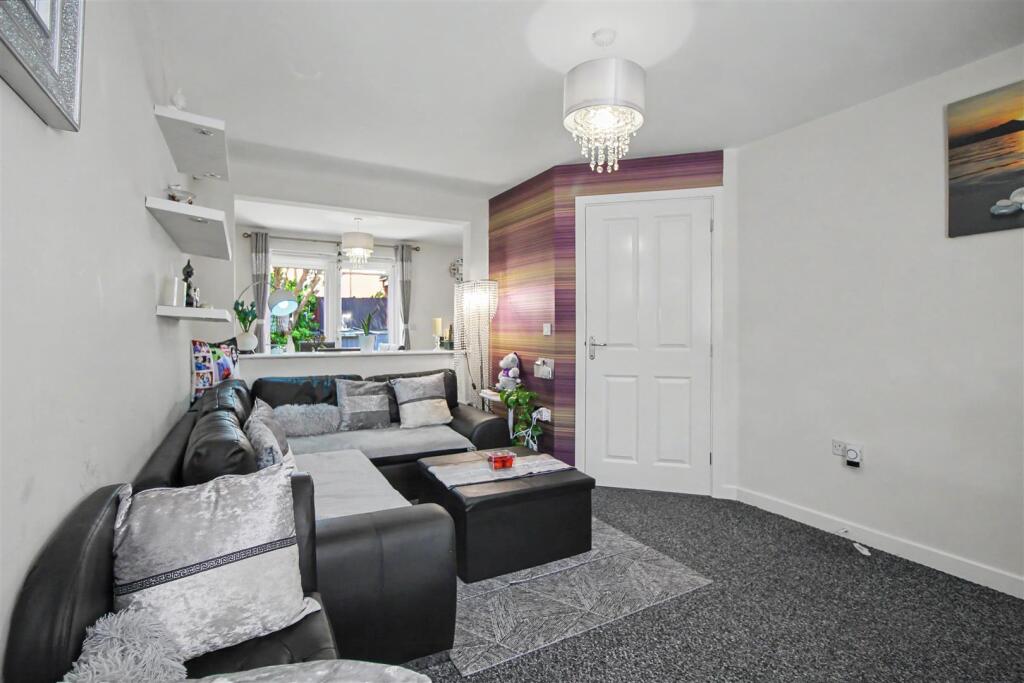 NN9 Centenary Way, Raunds photo 4
