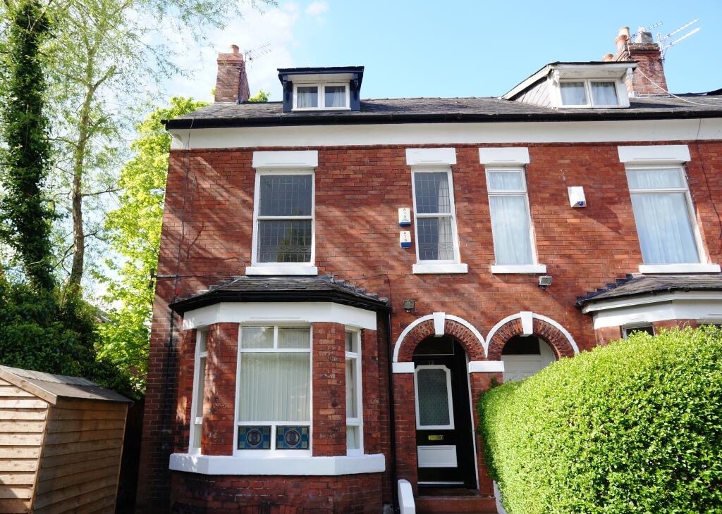 Main image of property: Warwick Ave, West Didsbury, M20 2LL