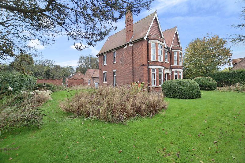 Main image of property: 21 High Street, Walcott