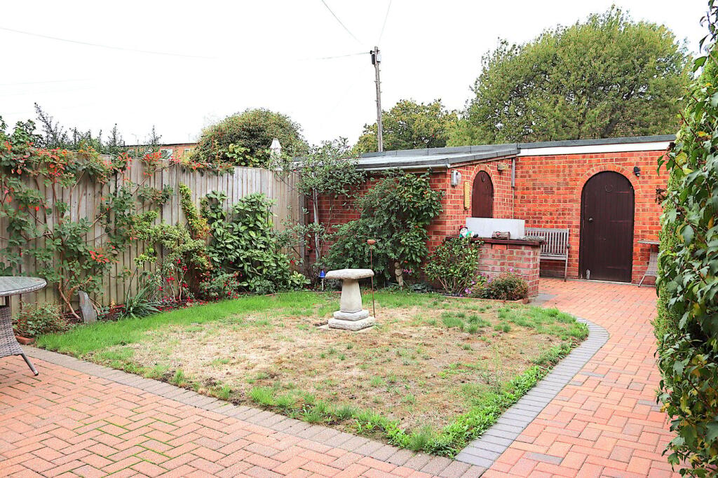 House in Guildford - View 2