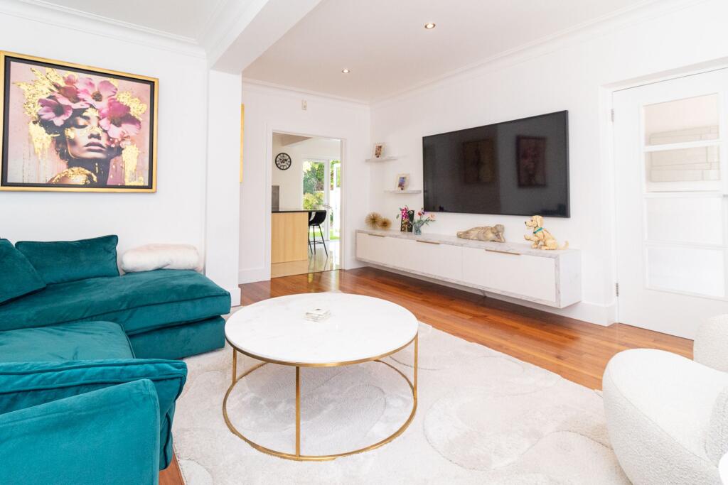 House in London - View 5