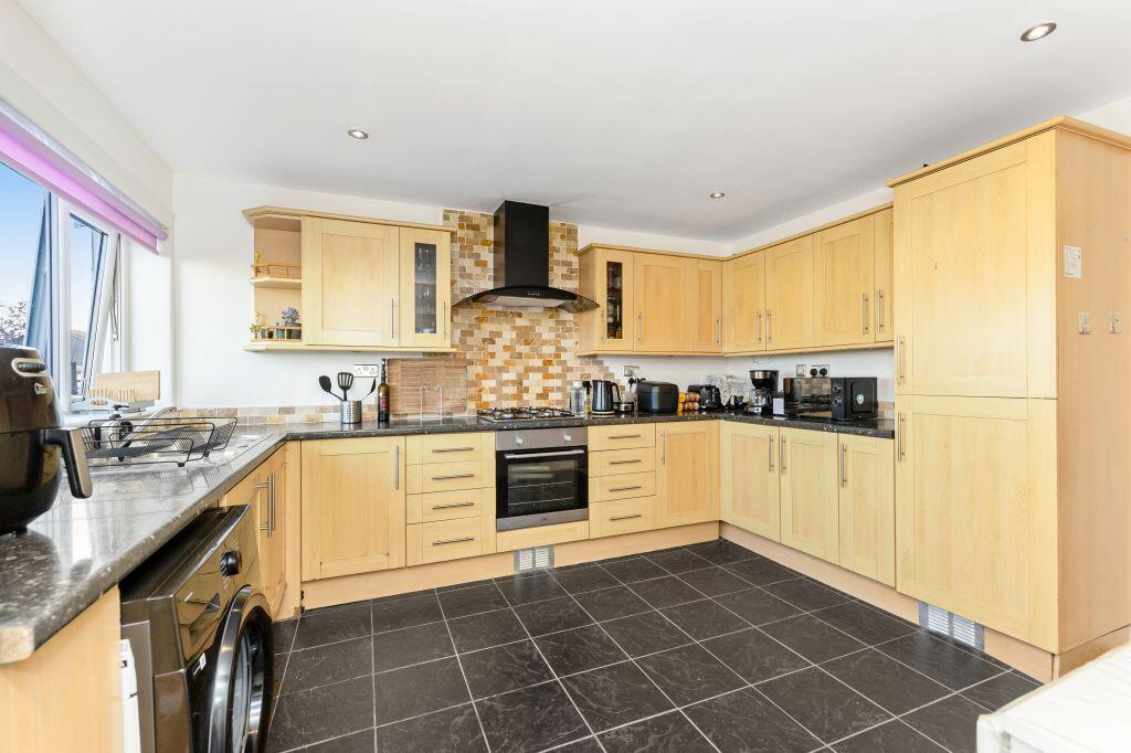 House in Edinburgh, West Lothian - More