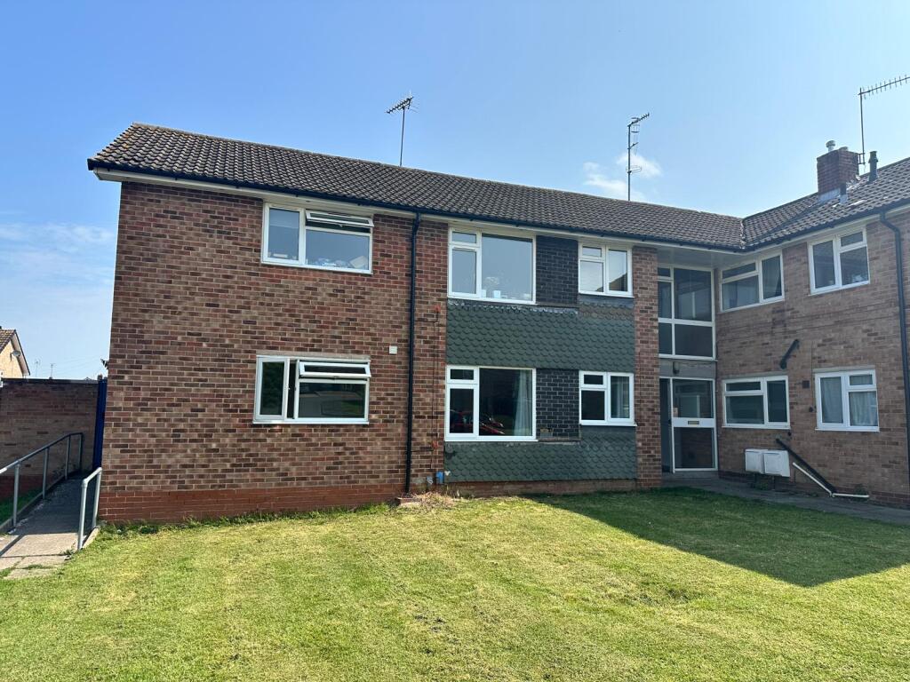 Main image of property: Meadow Close, Stratford-upon-avon, CV37 9PJ