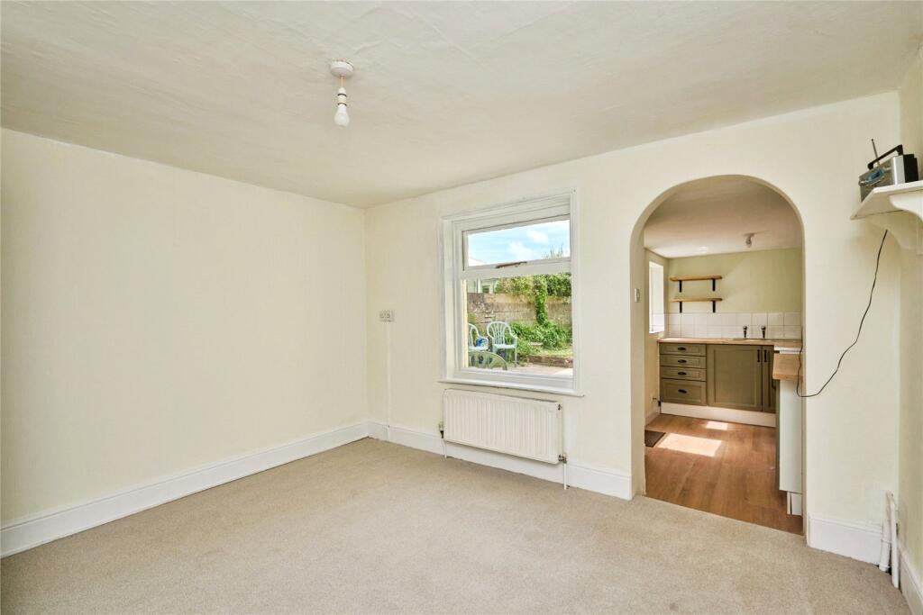 House in Isle of Wight, Newport - View 5