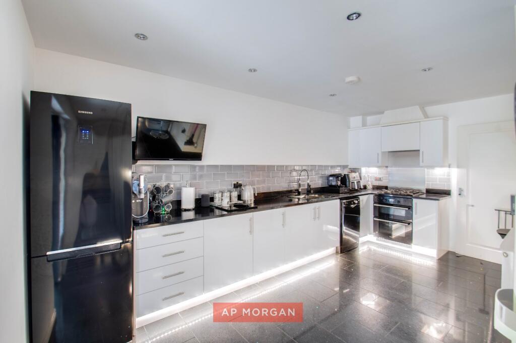 Dixon Close, Enfield, Redditch, Worcestershire, B97 - View 2