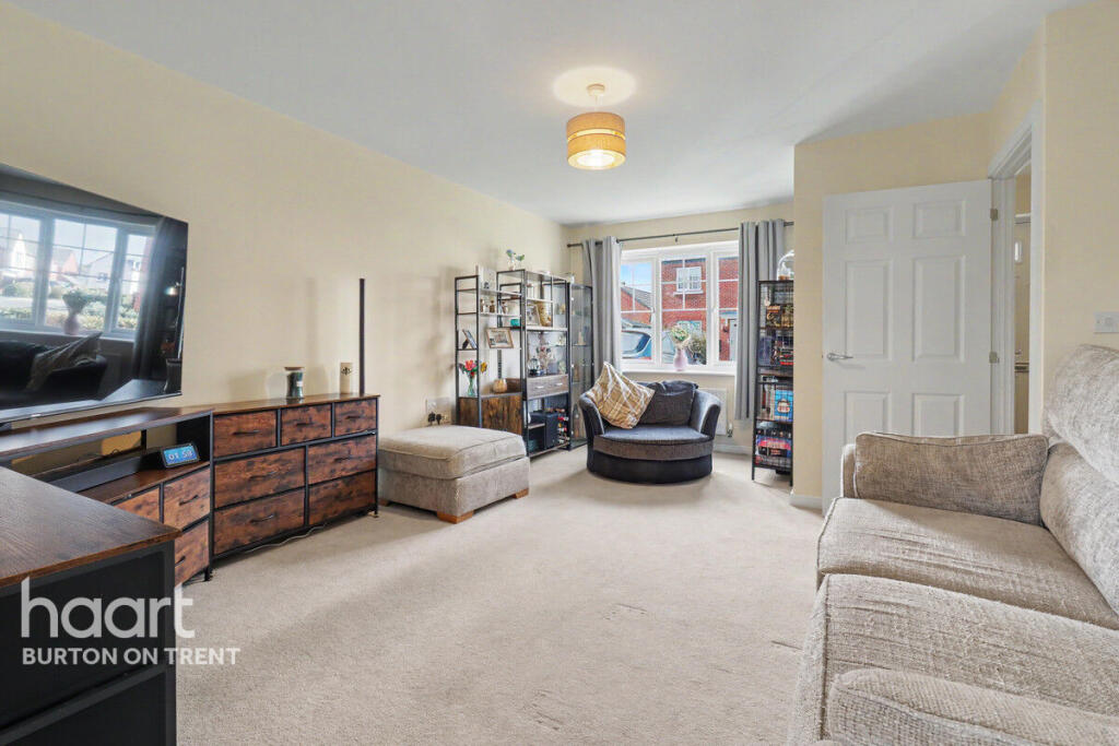Osprey Drive, Burton-On-Trent photo 3