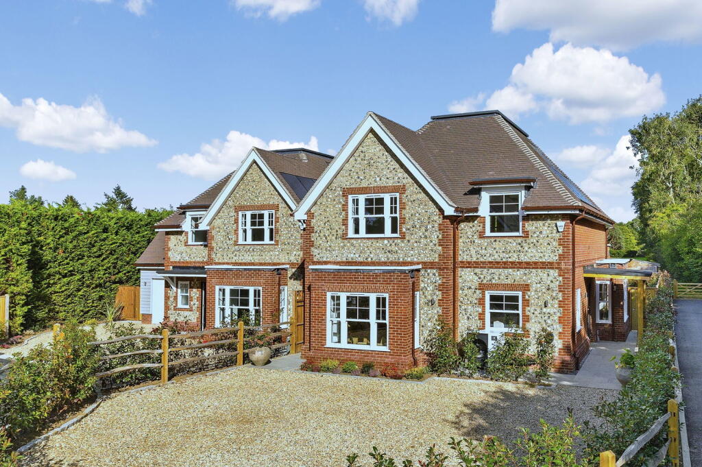 4-bed detached on Bennett Way, West Clandon, Surrey, GU4 7TN, £1,495,000