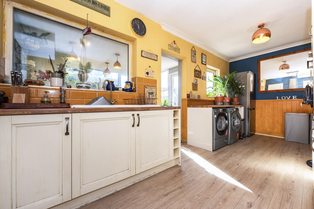 House in Dartford - More