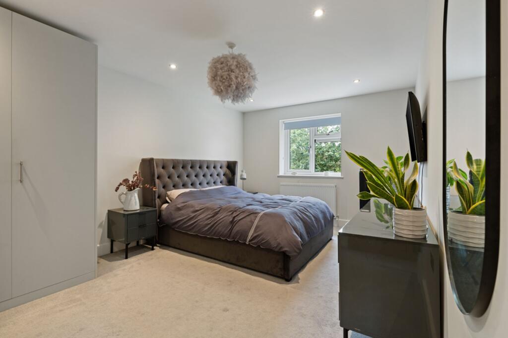 House in Deepcut, Surrey - View 3