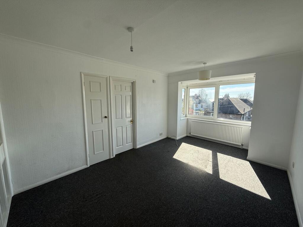 Apartment in Brighton, Withdean - View 2