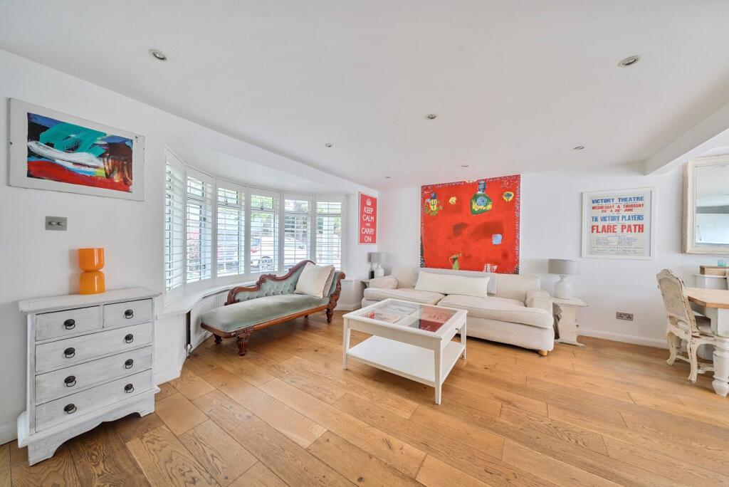 Winterdown Road, Esher, KT10 photo 4