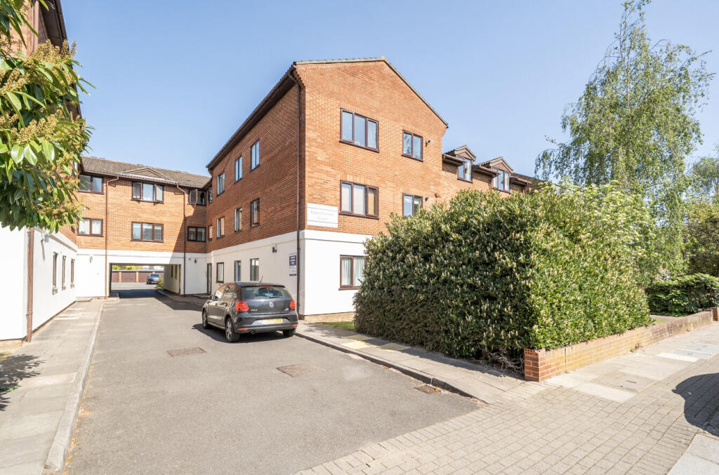 Main image of property: Leicester Road, Barnet, EN5