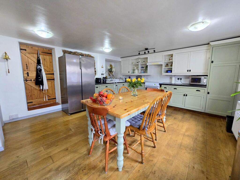 4 Rickards Row, Buckland Brewer photo 3