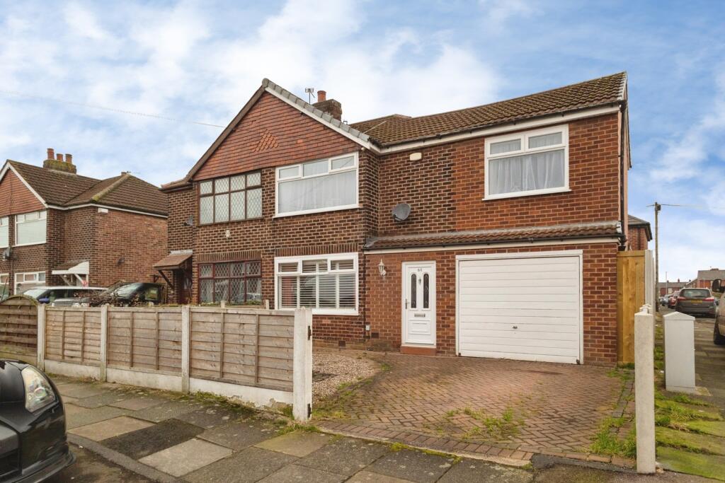 Main image of property: Hawthorn Road, Droylsden, M43