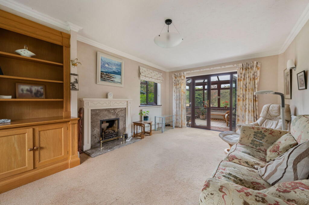 Woodcote, Cranleigh, GU6 8NZ photo 4