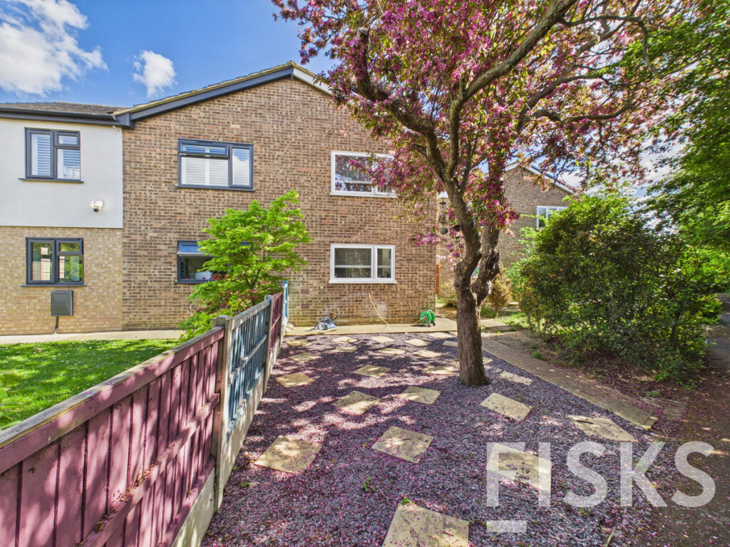 Main image of property: The Picketts, Canvey Island, SS8