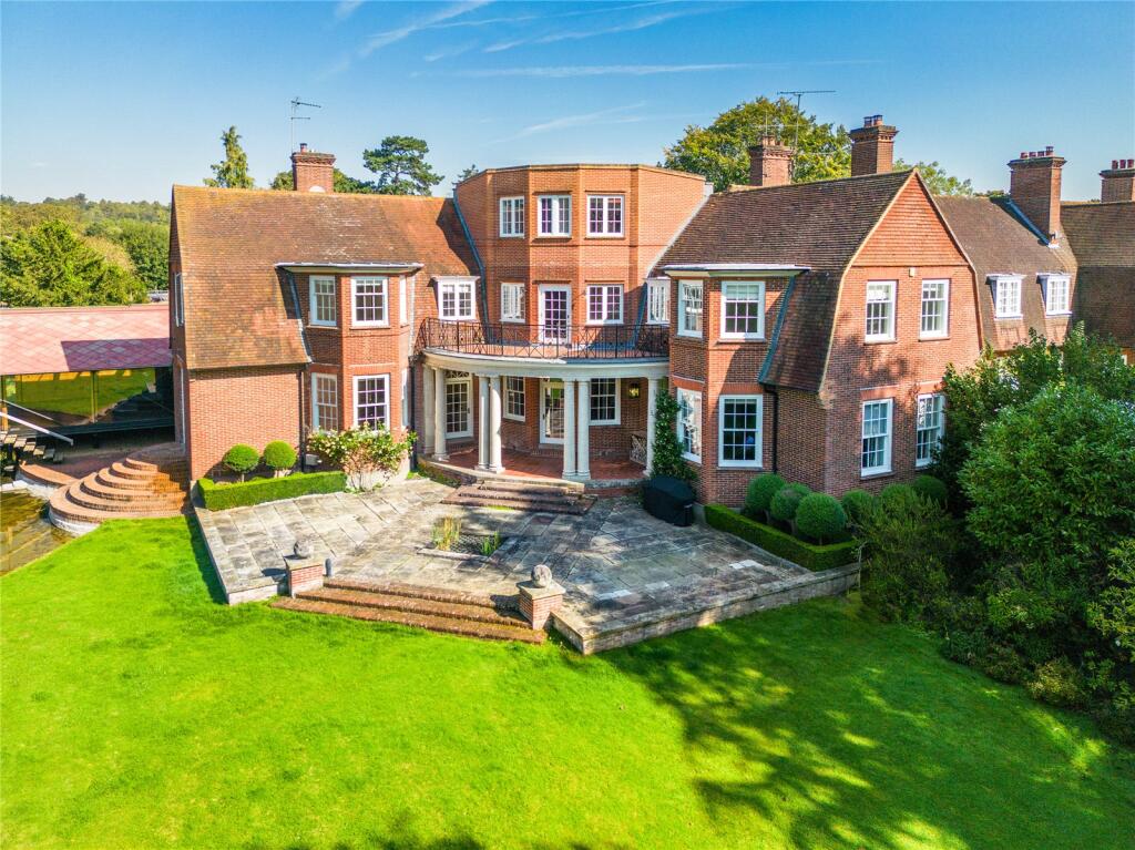 Main image of property: High Street, Hurley, Maidenhead, Berkshire, SL6