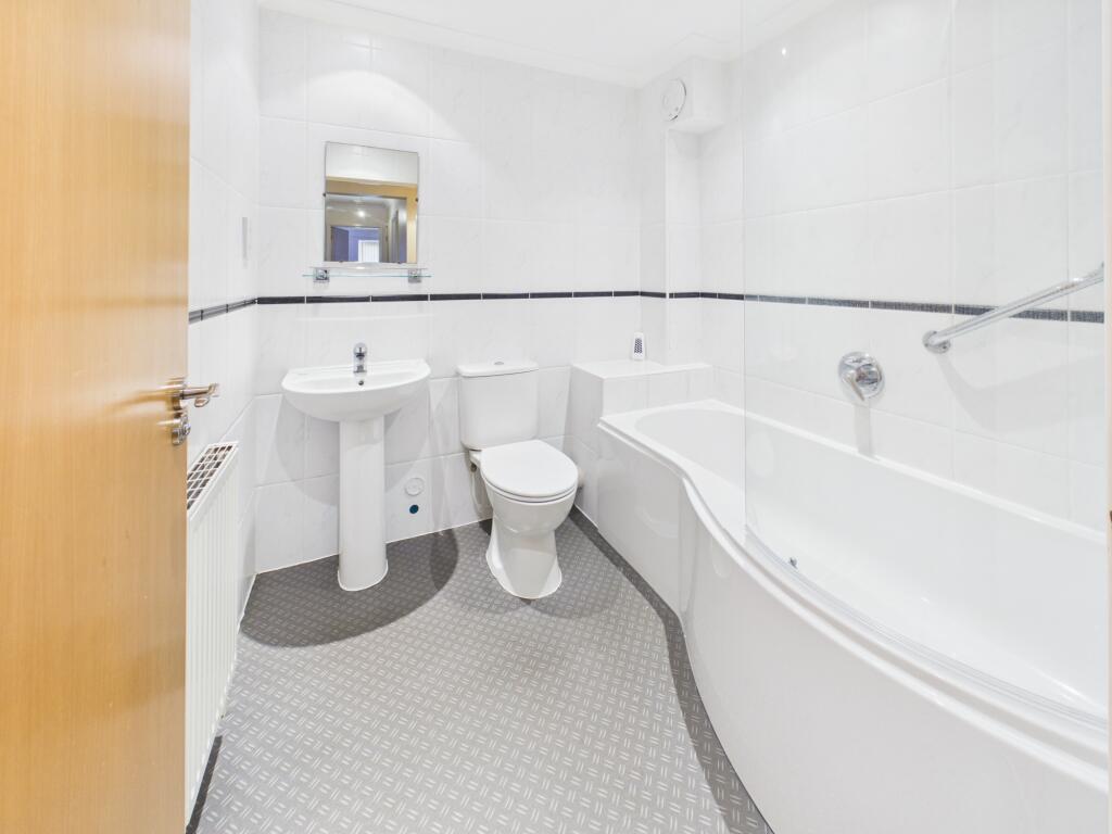 Apartment in Basingstoke and Deane, Tadley - More