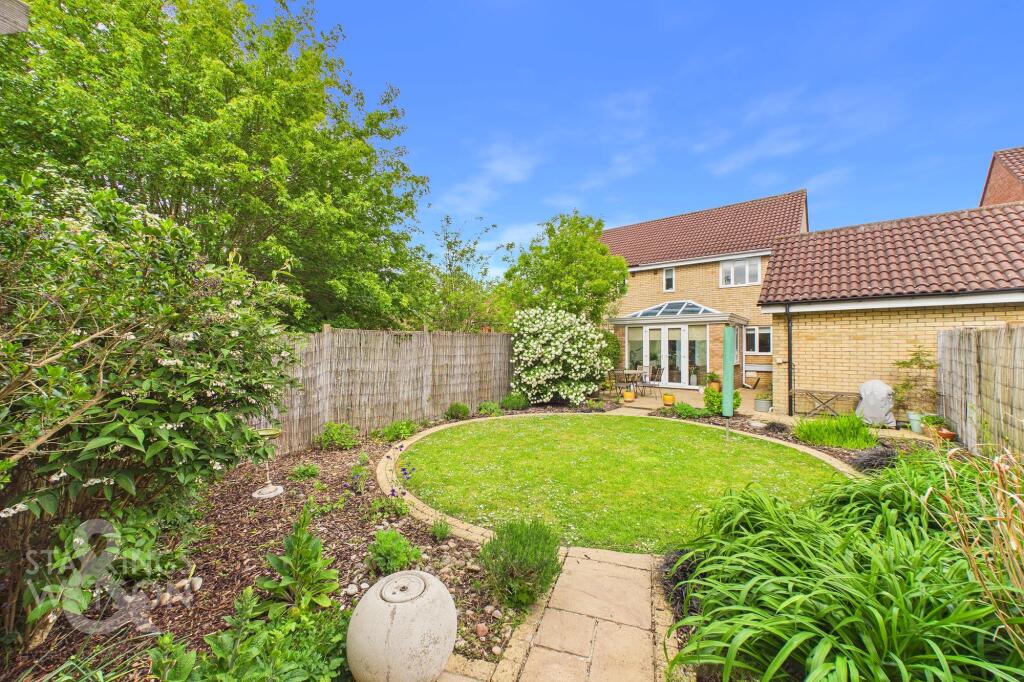 3-bed semi-detached on Speedwell Road, Wymondham, £325,000