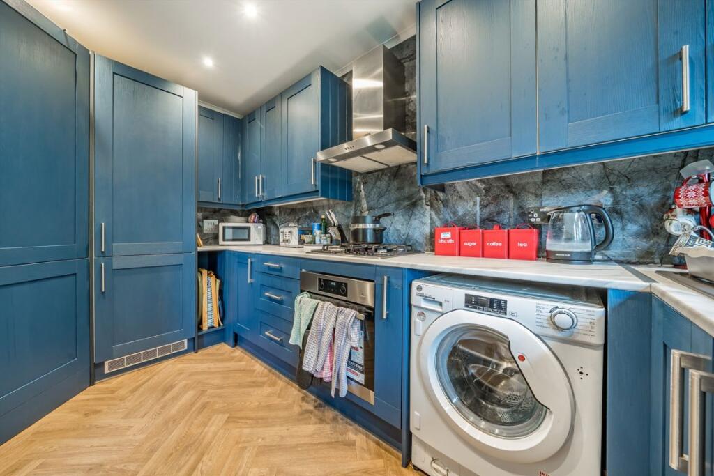 House in London - View 3