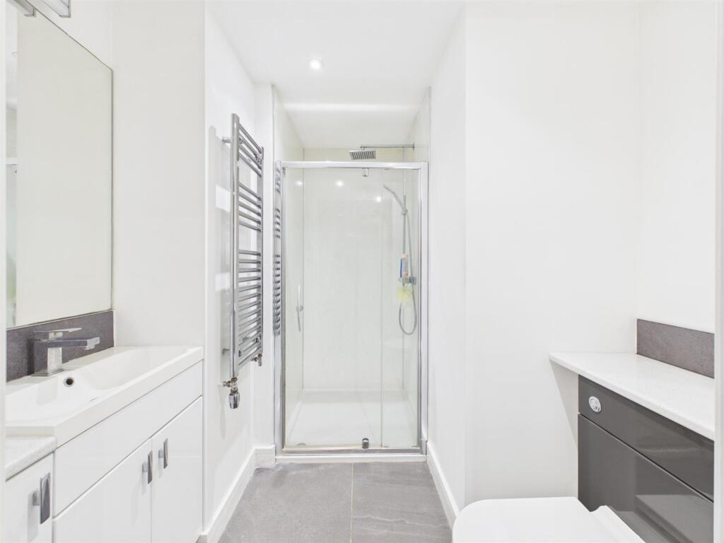 Apartment in Coventry - More