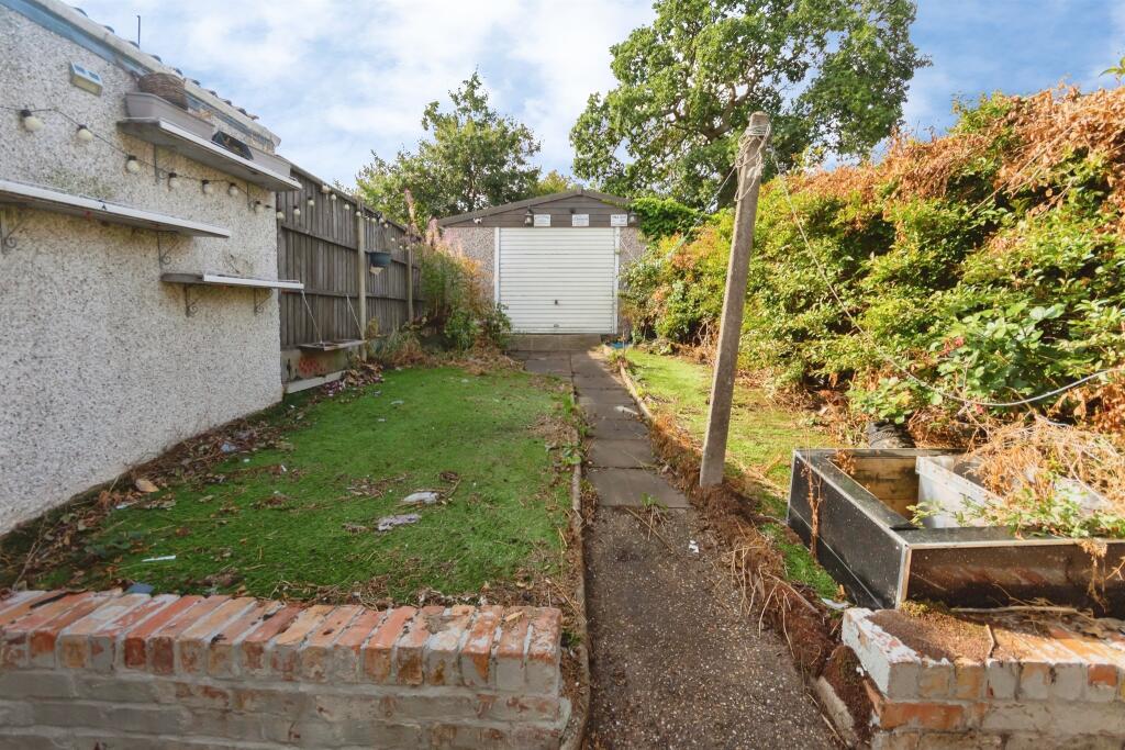 House in Birmingham, Hall Green - View 5
