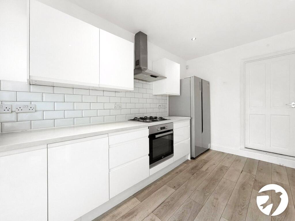 House in Dartford - More