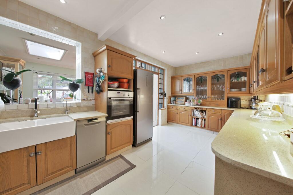 House in Croydon - More