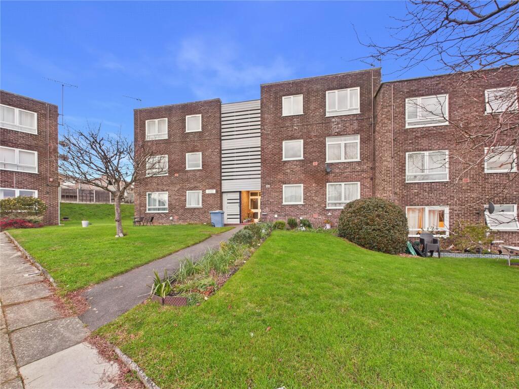 Main image of property: Hale Close, Ipswich, Suffolk, IP2