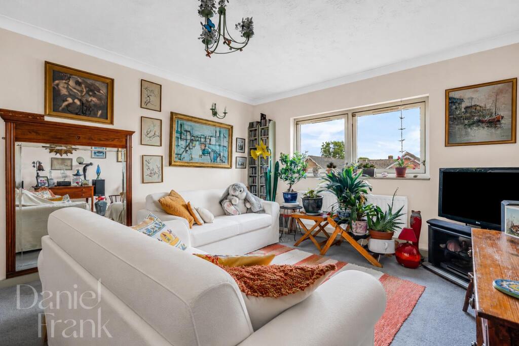 Apartment in Epping Forest, Buckhurst Hill - View 4