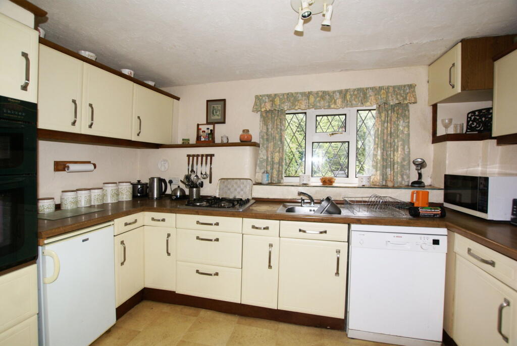 House in Derbyshire Dales, Starkholmes, Matlock Town - More