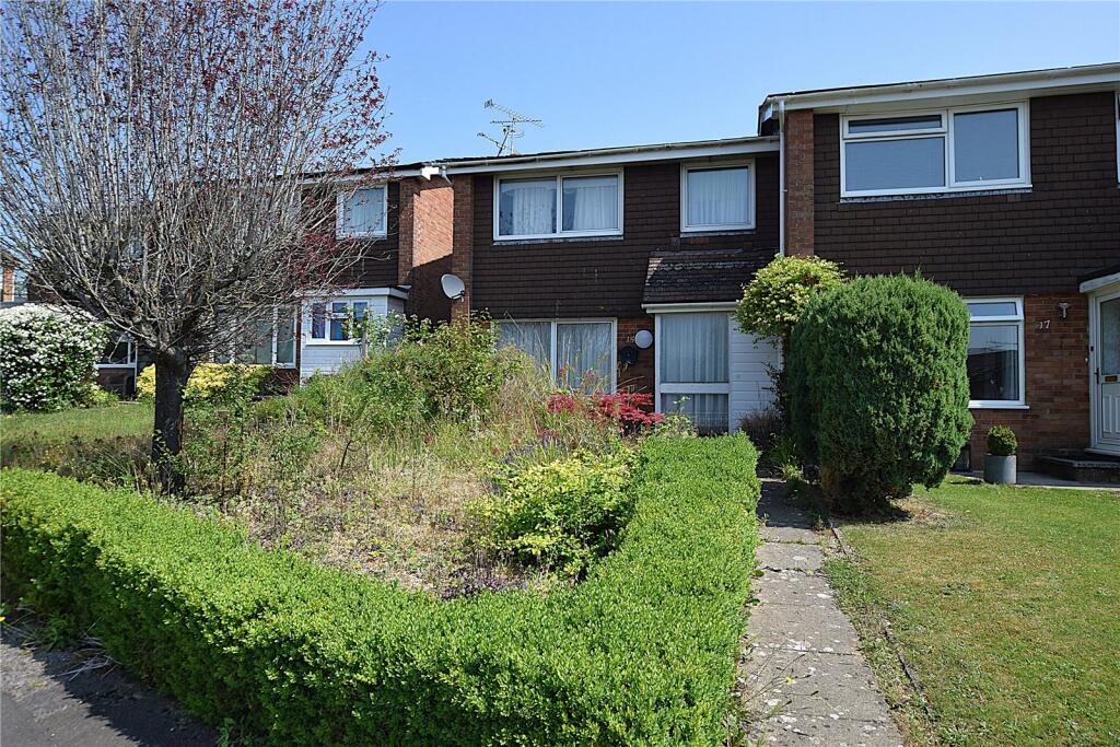 3-bed terraced on Robin Close, Alton, Hampshire, GU34, £342,950