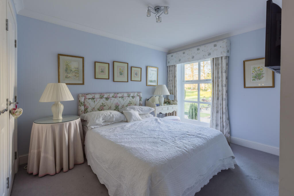 Templeton Road, RG17 - More