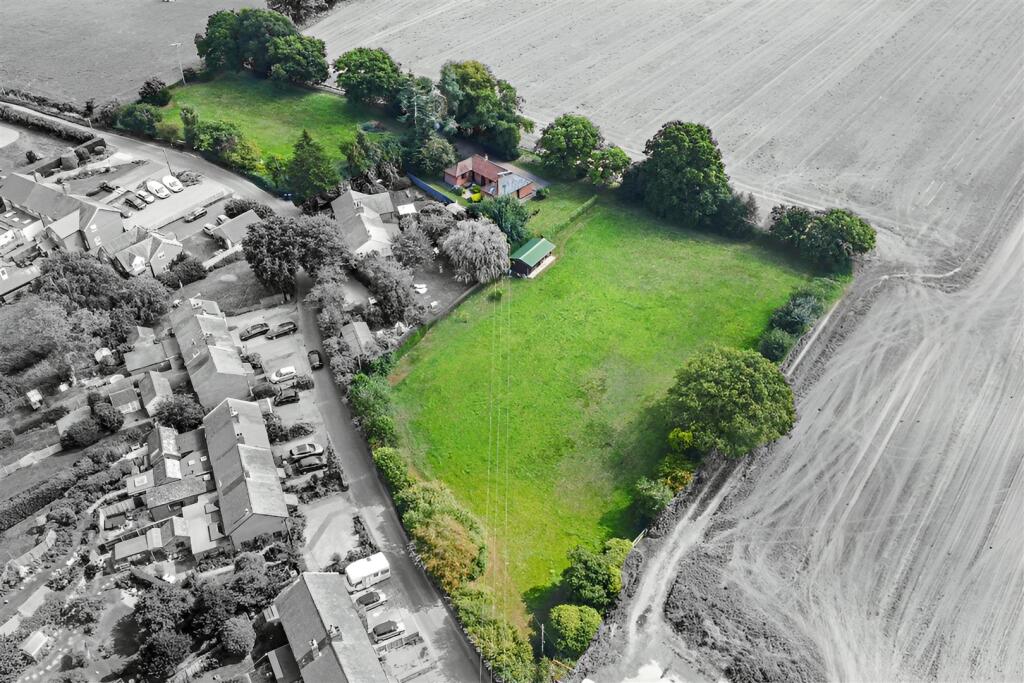 Main image of property: Lings Lane, Chelmondiston, Suffolk