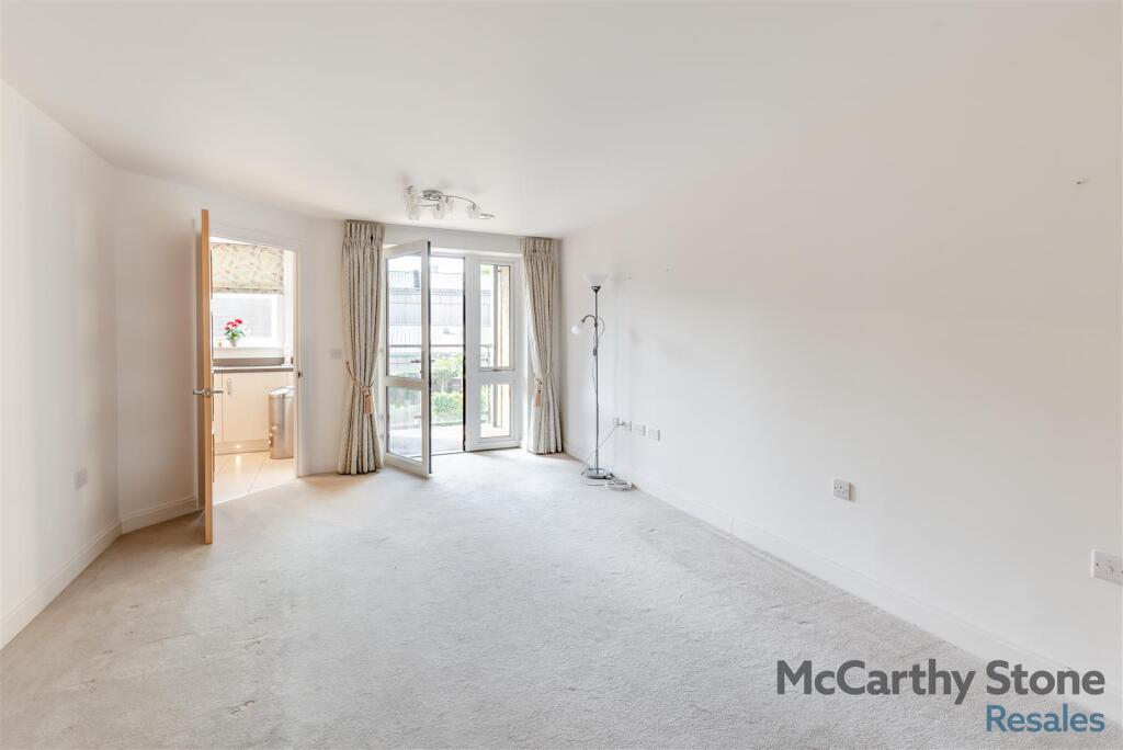 Isabella House, Hale Road, Gascoyne Way, Hertford, SG13 8EN photo 3