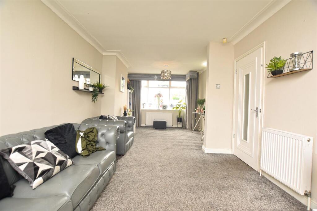 Garbrook Avenue, Blackley, Manchester photo 2