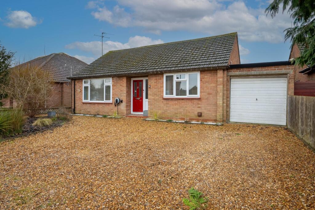 2-bed bungalow on Broad Lane, Cottenham, CB24, £435,000