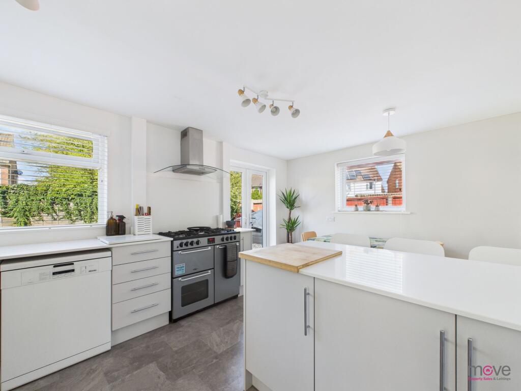 House in Gloucester - View 3