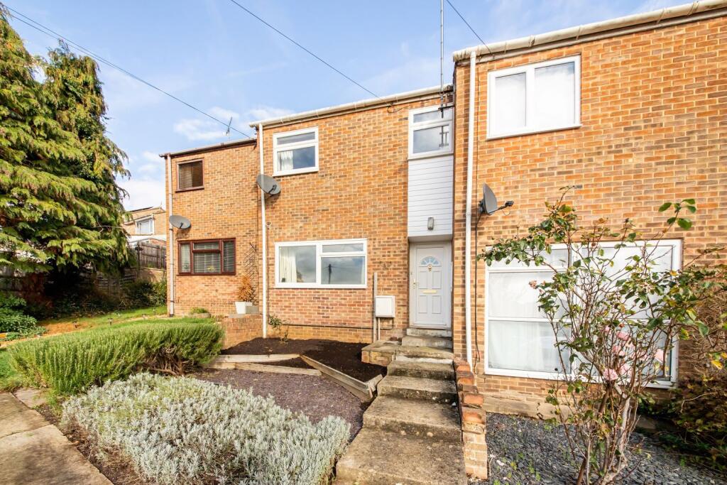 Main image of property: Tadmarton Road, Bloxham, Banbury, OX15 4HX