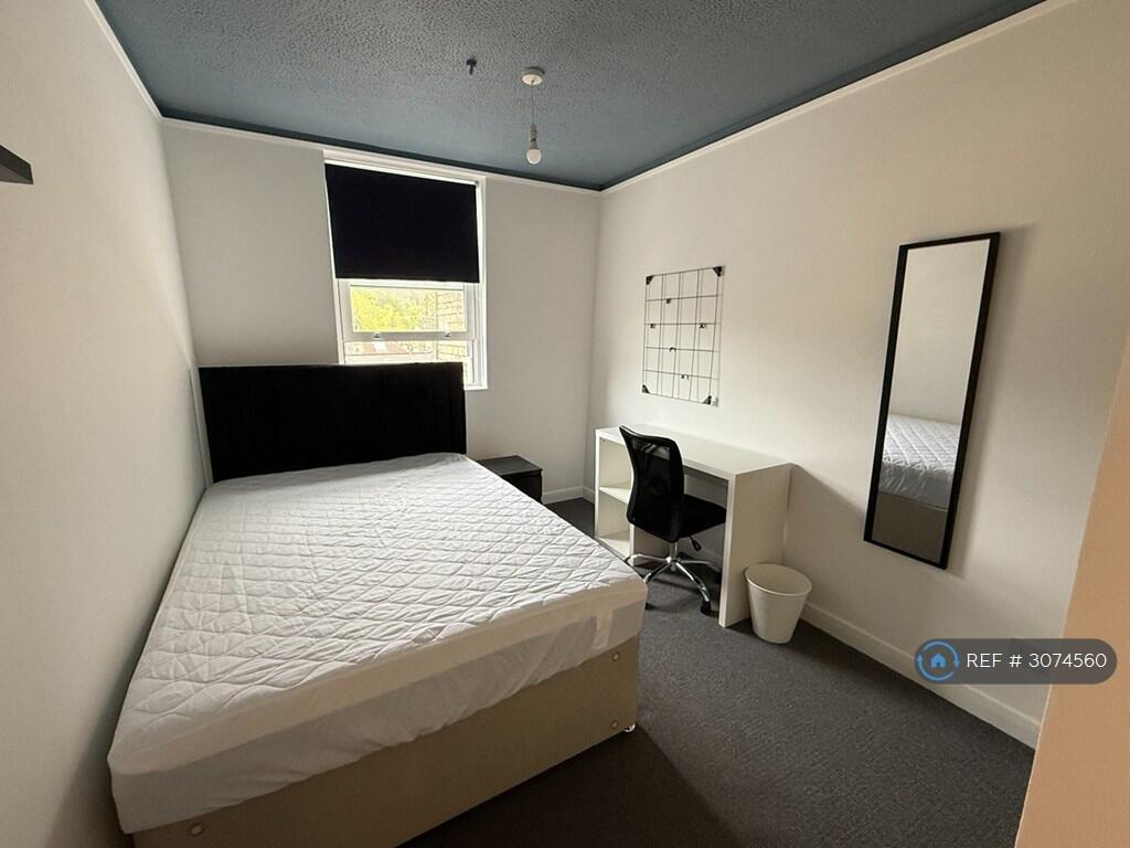 Apartment in Bath - View 3