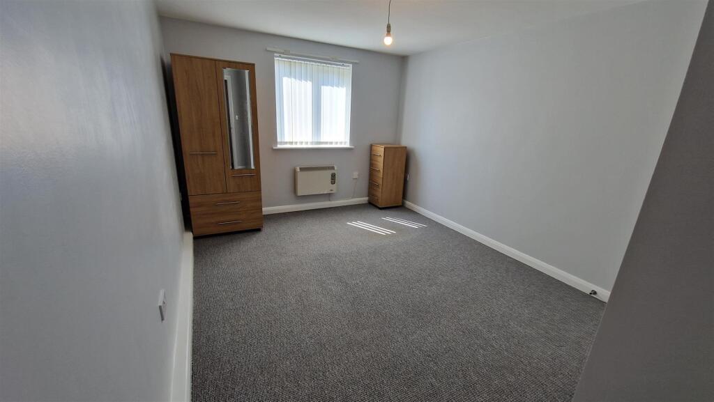 Apartment in North Tyneside, Killingworth - More