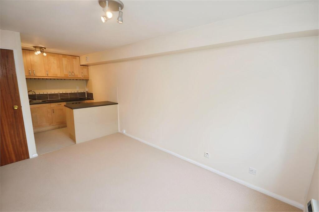Apartment in Stevenage - View 5