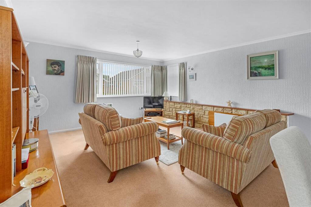 House in Burton Latimer - View 2