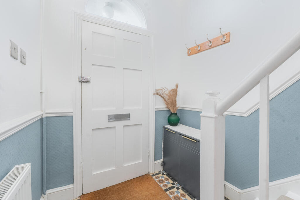 House in Worcester - View 3