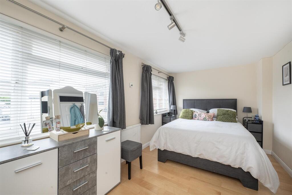 Additional image 7 of Aldwickbury Crescent, Harpenden