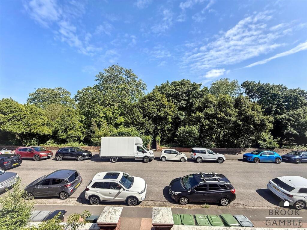 Hartfield Road, Eastbourne photo 5