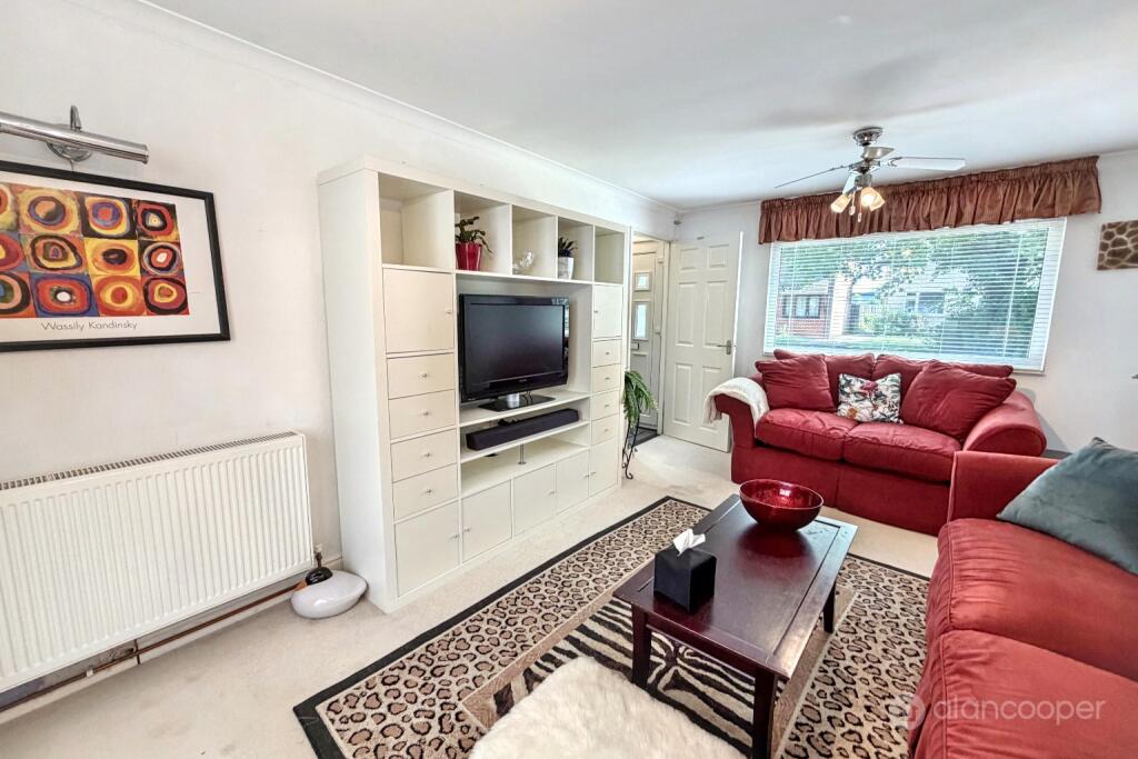 House in Nuneaton and Bedworth, Warwickshire - View 4