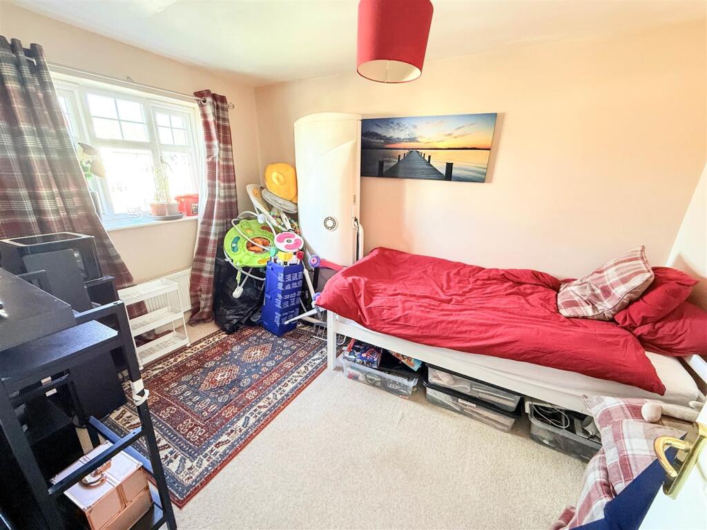 Bracken Way, Harworth, Doncaster photo 4