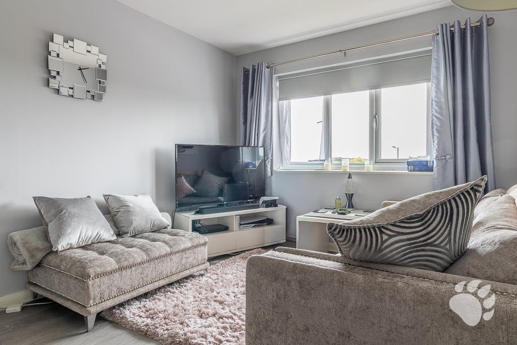 Apartment in Southend-on-Sea - View 4